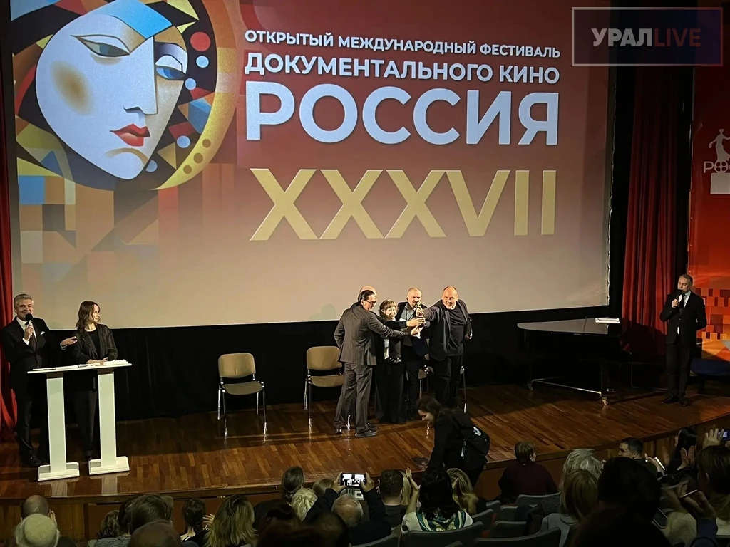 Фильм об уральском священнике, который служит на фронте, взял Гран-при кинофестиваля «Р...