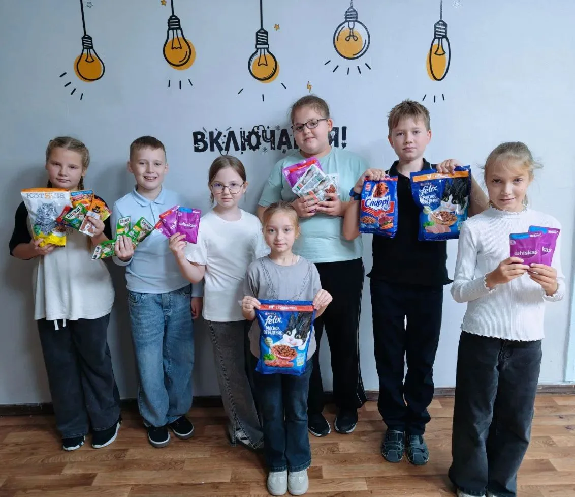 Ученики 4 "А" класса участвуют в Осенней неделе добра.