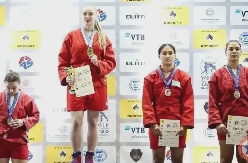 Эвелина Перевозчикова — чемпионка мира по самбо