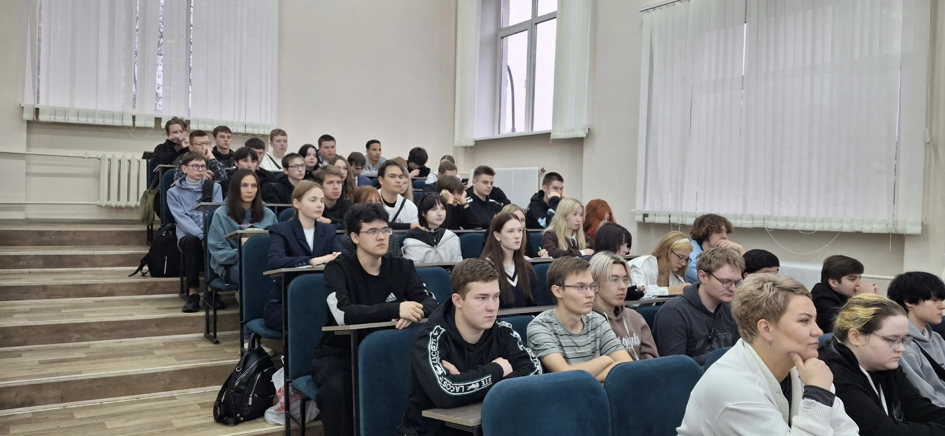 Новая учебная неделя в Короленковском университете началась с «Разговоров о важном»