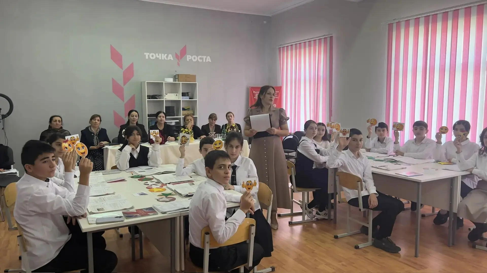 На базе Эминхюрской СОШ им. А. Саидова состоялся методический семинар английского языка...