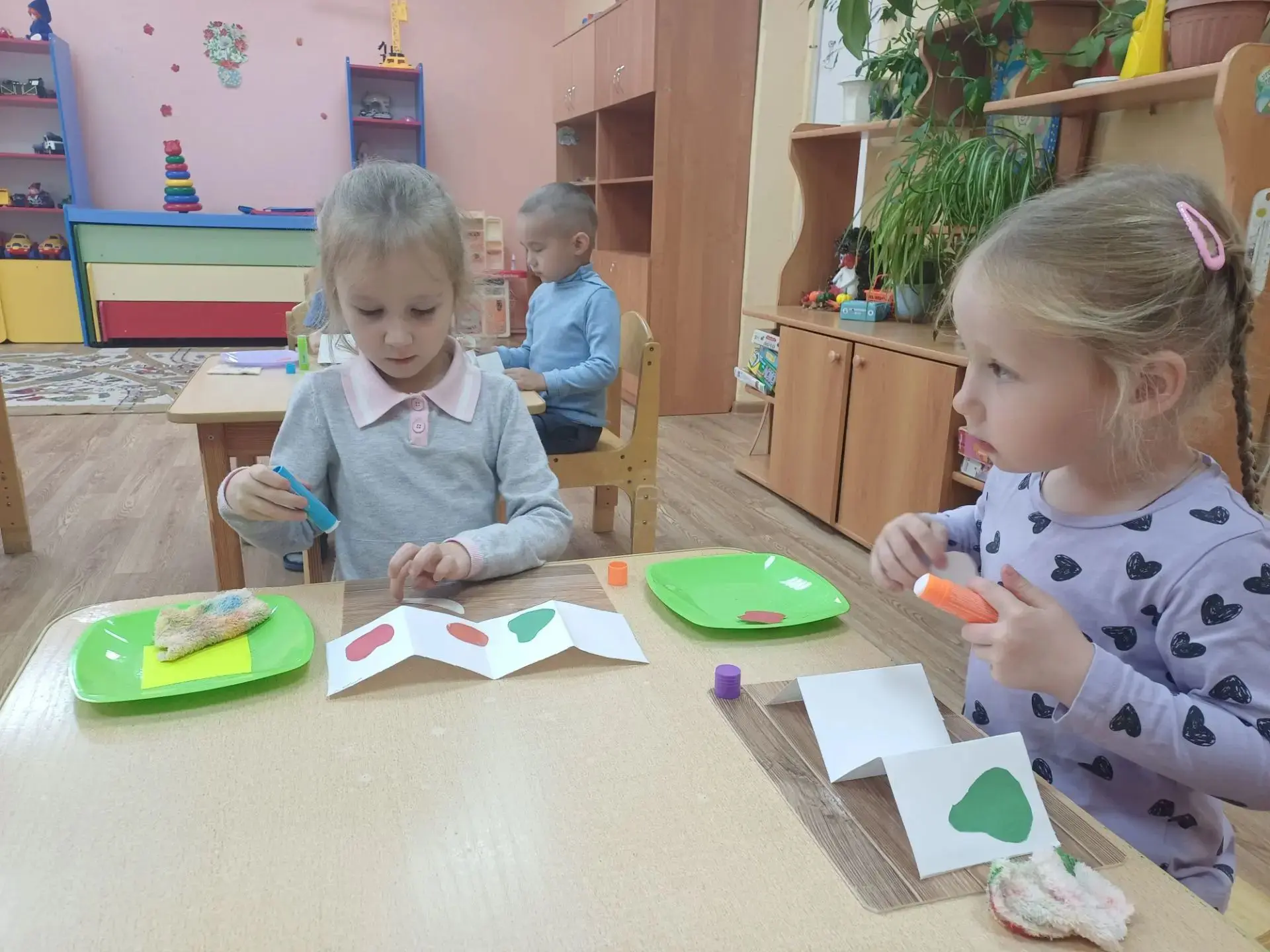 🍎🍐🍊 Аппликация в средней группе "Витаминные странички: Фрукты" (Книжка-раскладушка) 📖