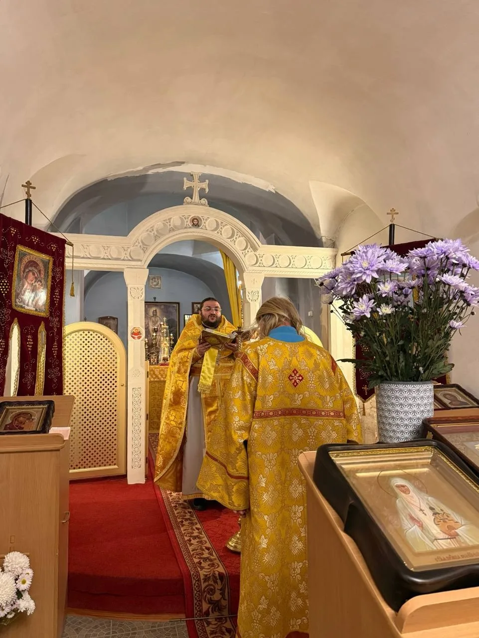 Плановая проверка в храме святителя Луки Крымского: благочинный оценил богослужебную и ...