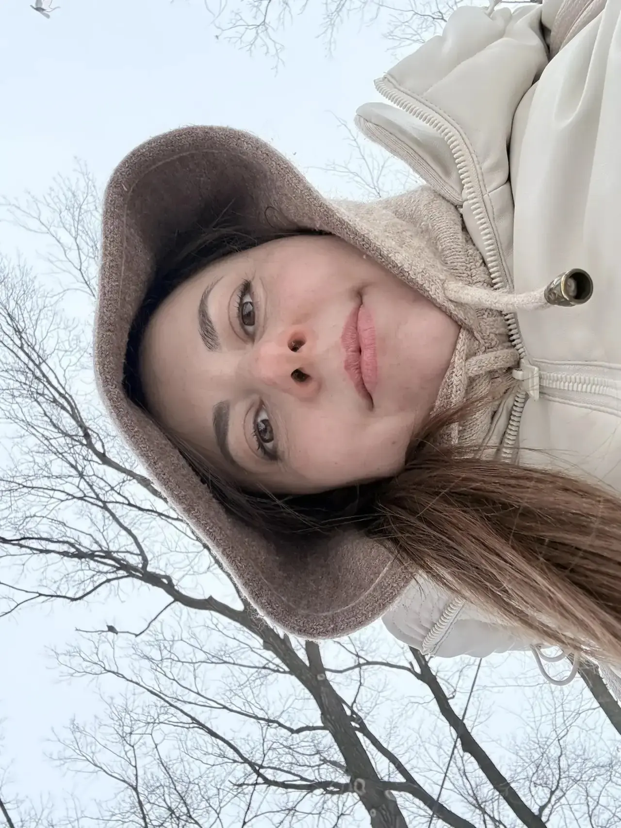 Нашла канал, где автор так доверительно рассказывает о жизни, что я уже знаю, какой у е...