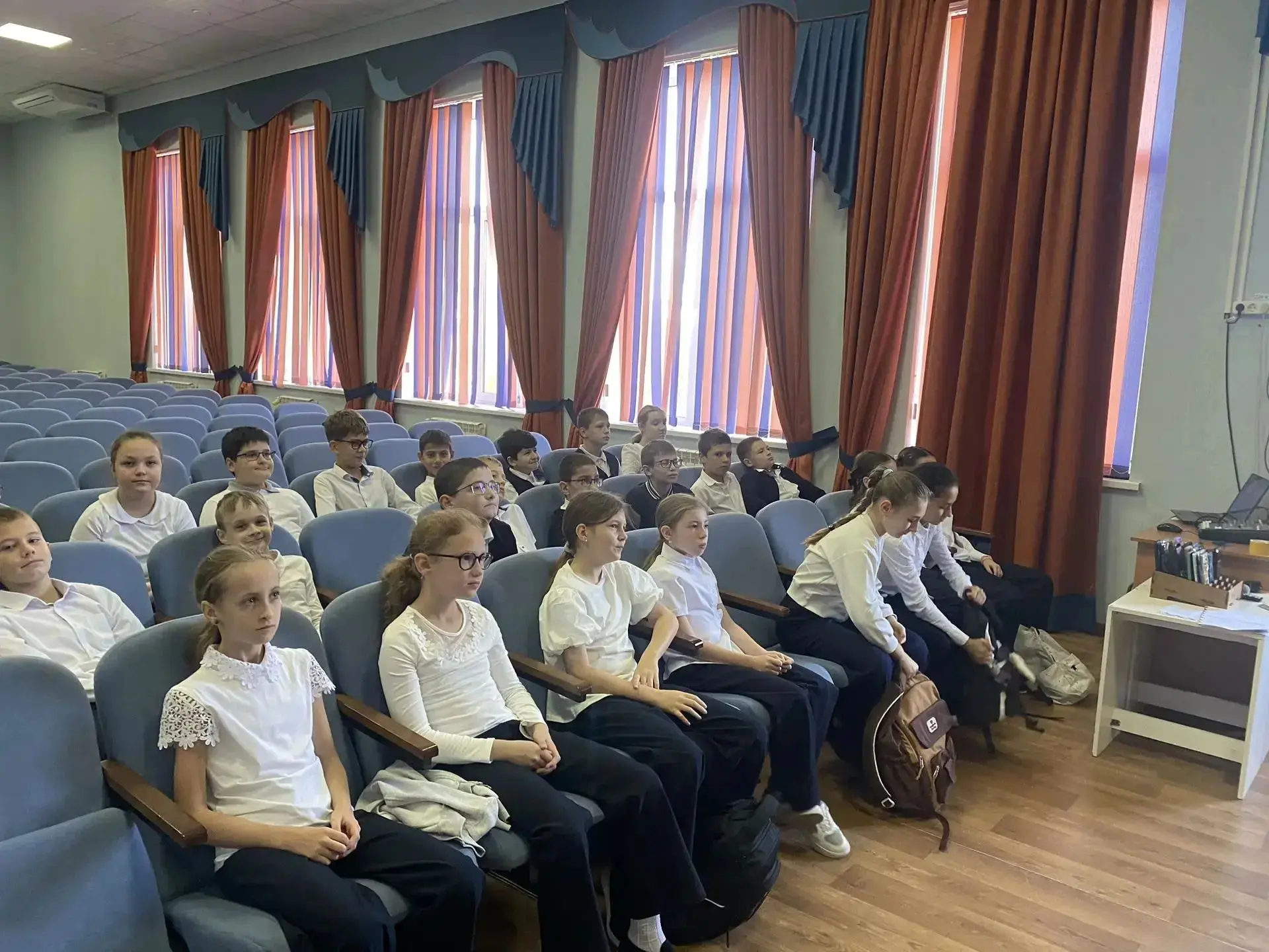 Сегодня, 12.10., в 5В классе прошли «Разговоры о важном» на тему, которая касается кажд...
