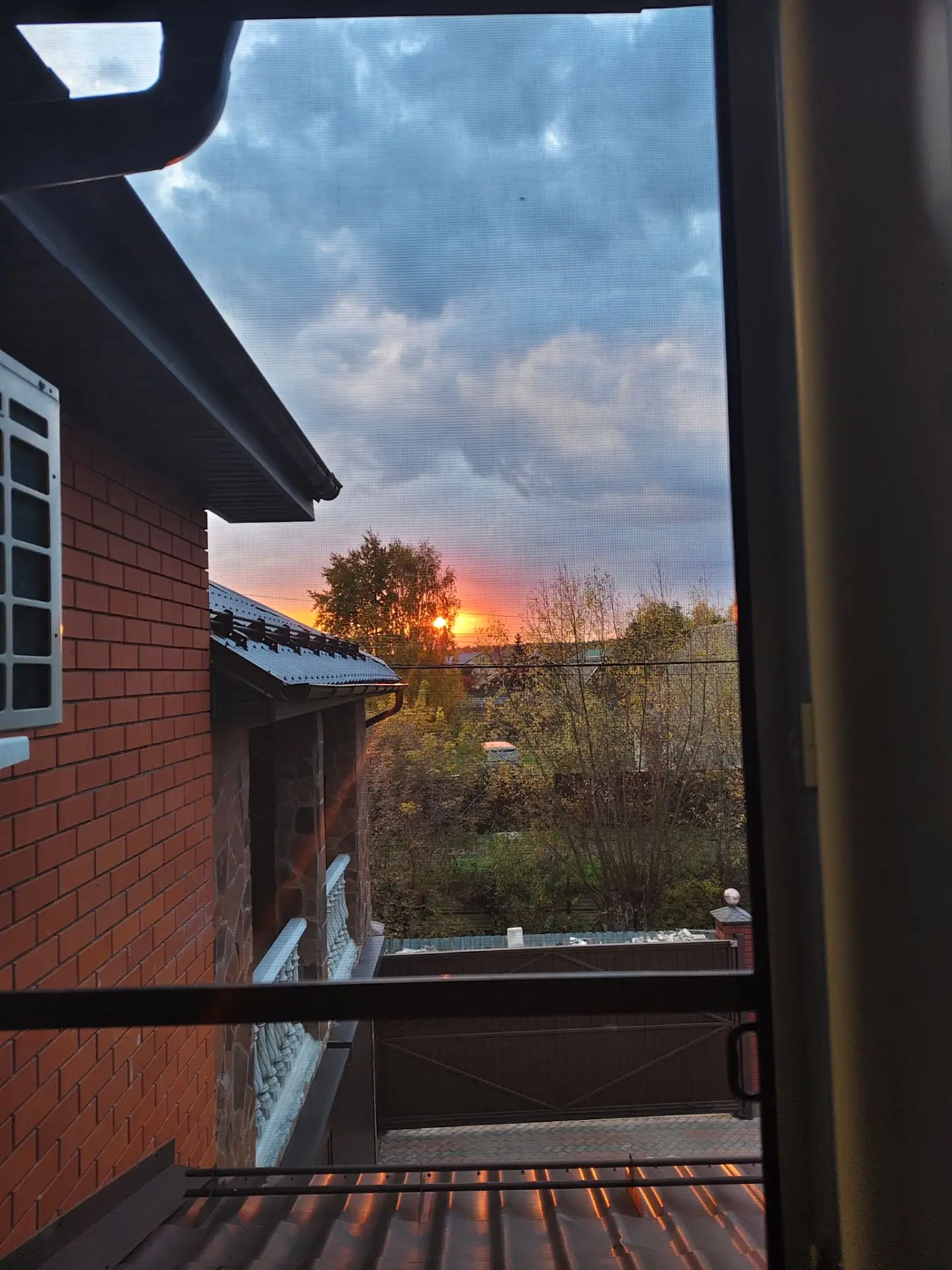 Утро за городом.