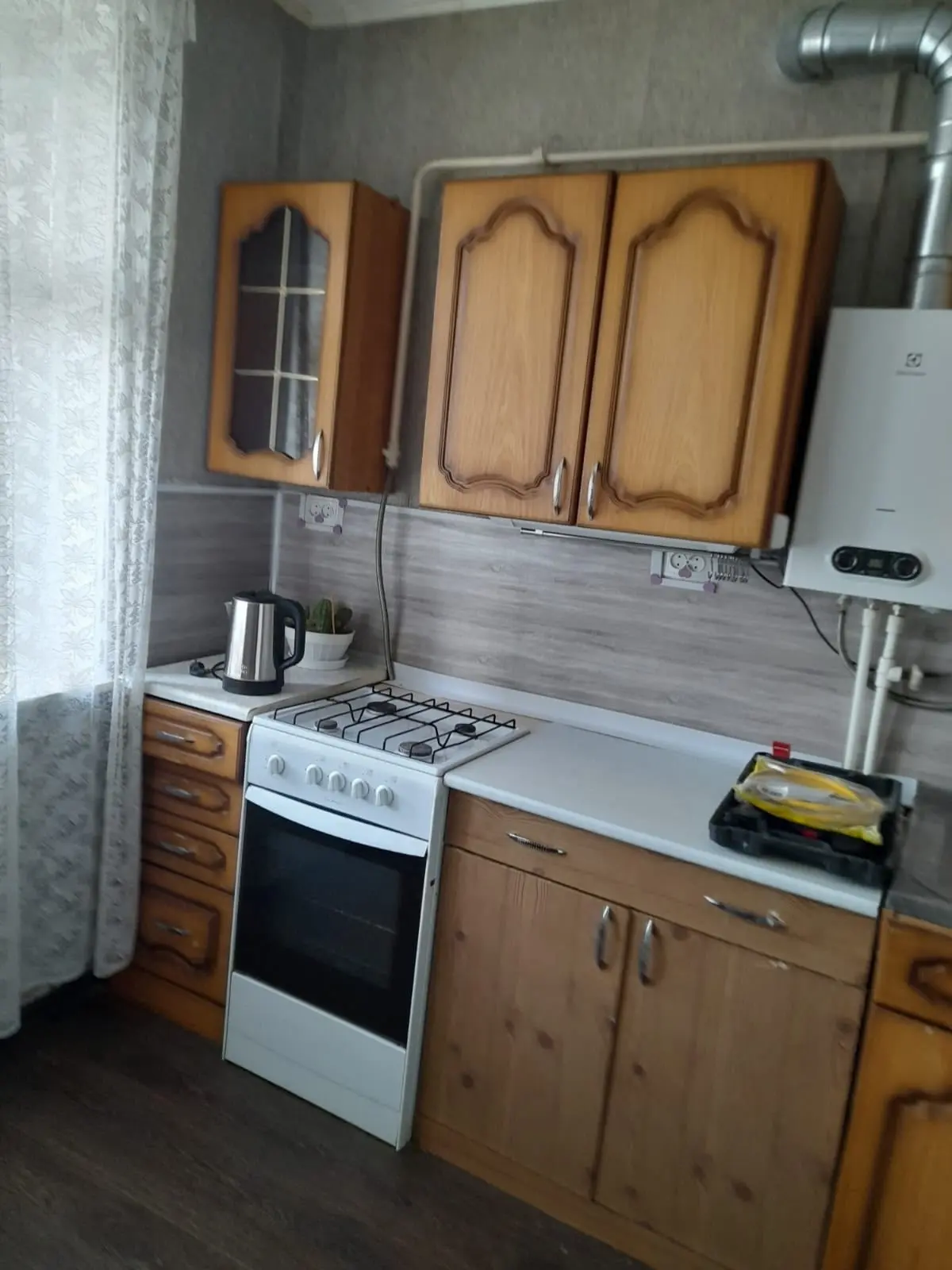 Сдаётся 1 комнатная квартира по улице Островского 1а (в районе Колхозного рынка). Полно...