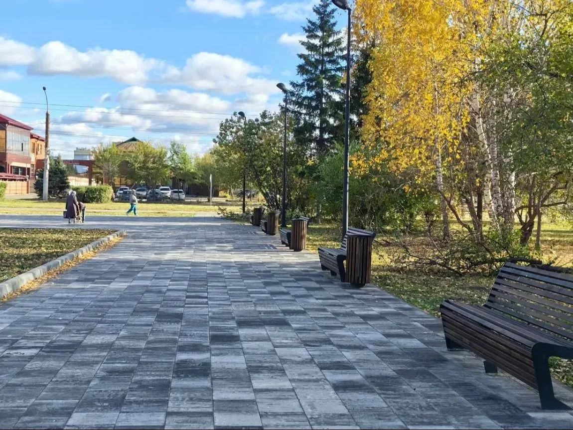 🌳Для площади у КДЦ «Иртыш» разрабатывают план озеленения.