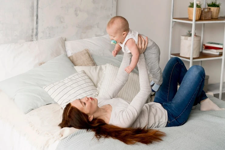 На Госуслугах стартовал опрос о планах завести детей 👶