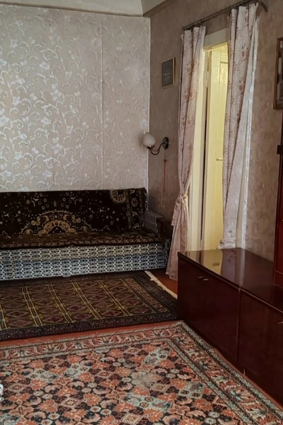 Отдам мебель. Диван, кресла, стол книжка, шкафчики, стенка, журнальный столик, два шкаф...