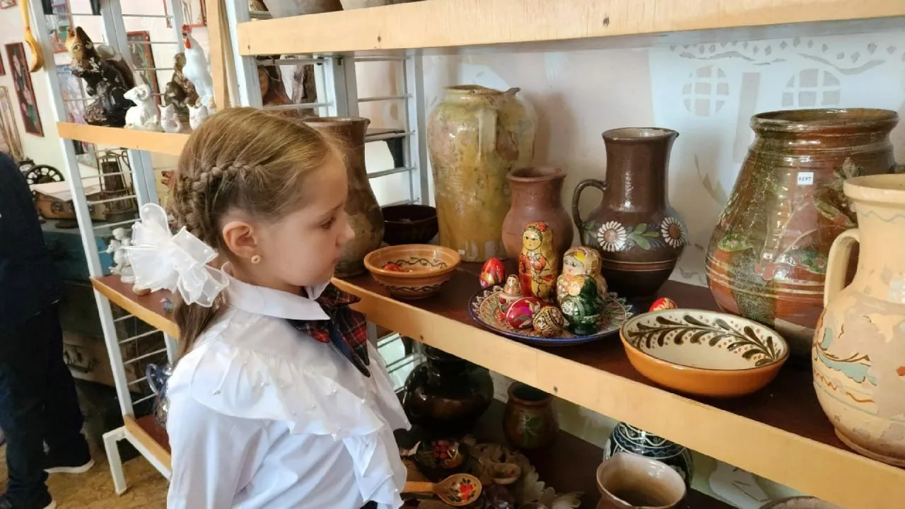 В музее этнографии родного края прошла экскурсия для юных кировчан