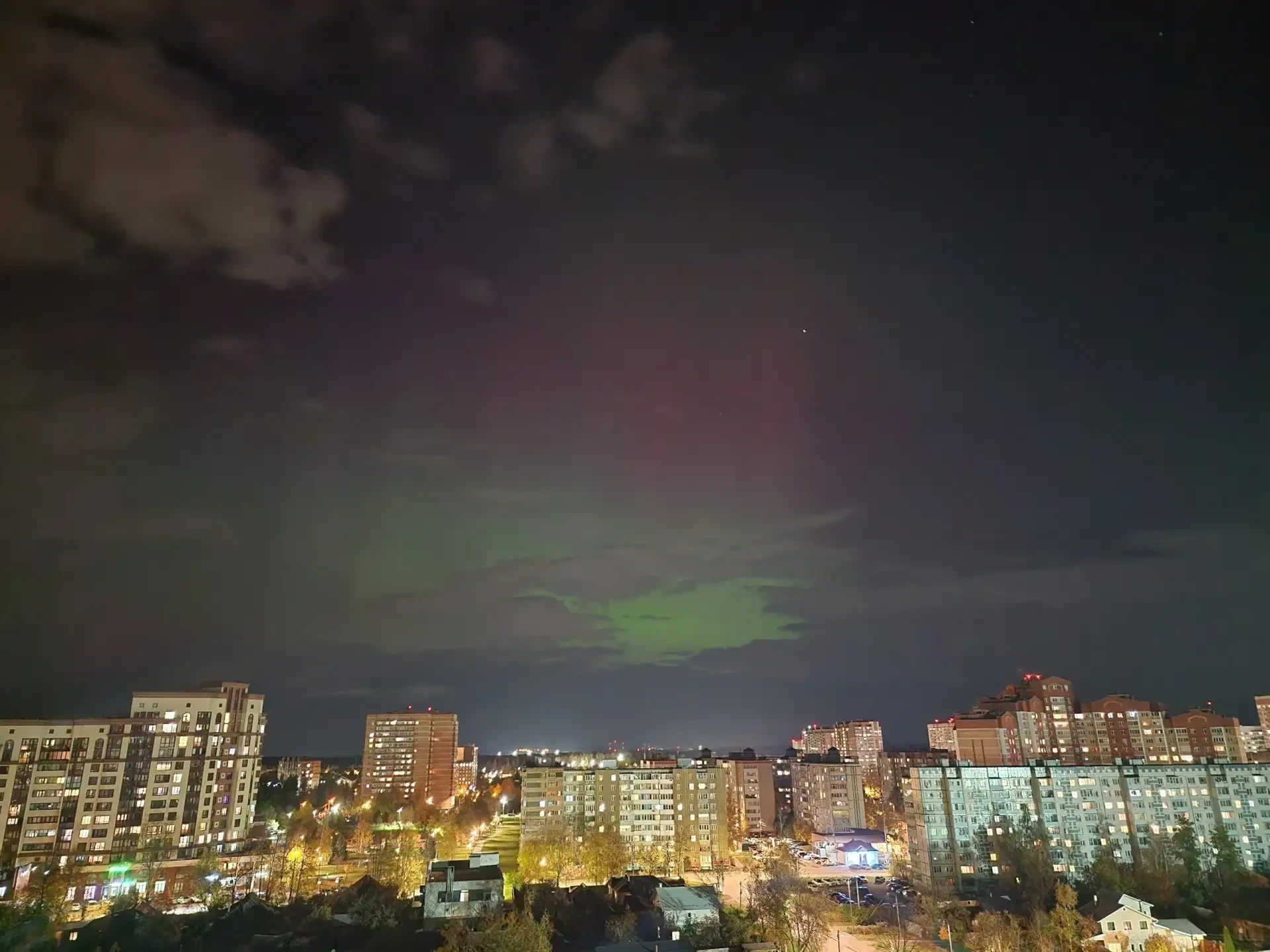 🌌 Над Сергиевым Посадом заметили свечение, похожее на северное сияние