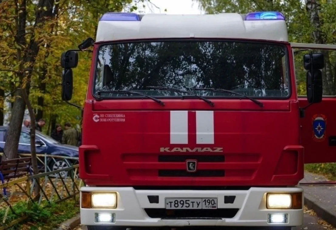 Без жертв: в Подмосковье пожарные ликвидировали пожар и вывели семь жильцов из зоны опа...