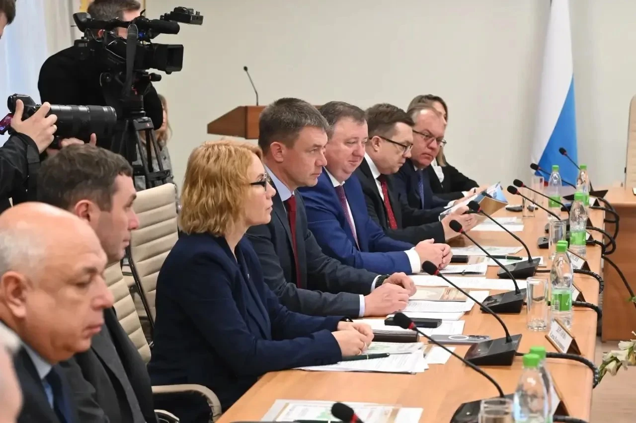 В Казани подписано соглашение о взаимодействии ассоциаций муниципальных образований Вор...