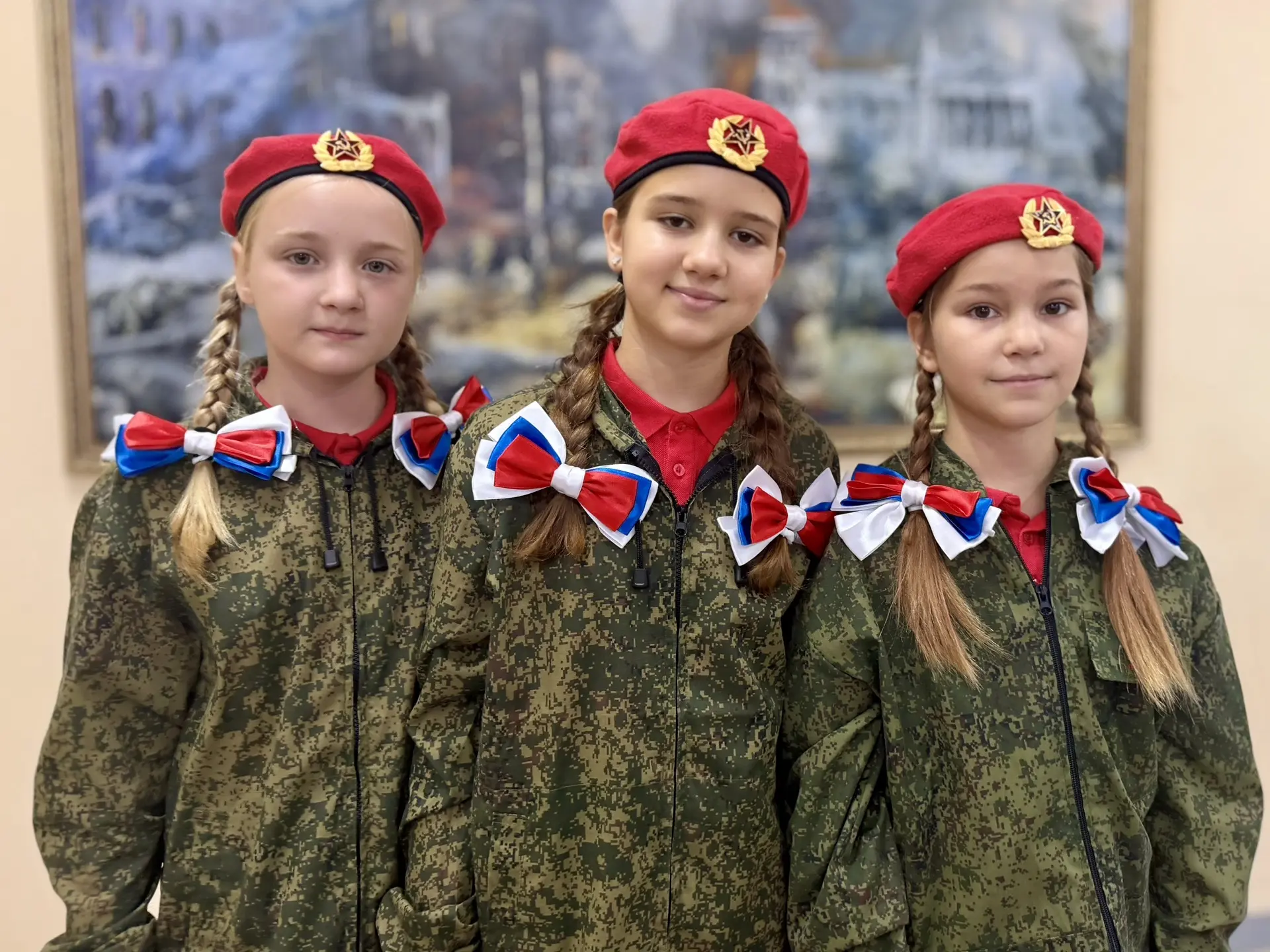 В Доме офицеров состоялась торжественная церемония посвящения школьников Новочеркасска ...