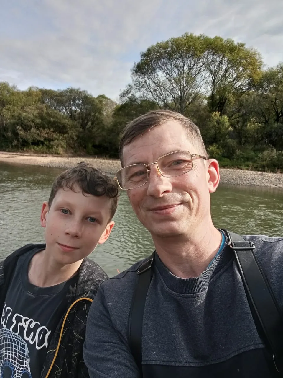 Мой отец, Татарников Сергей Юрьевич, научил меня рыбачить, и мы вместе поймали ни одну ...