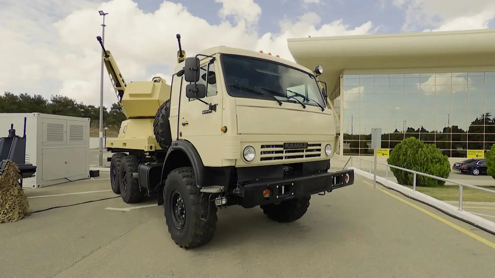 Азербайджанская компания Zireh представила на выставке ADEX 2026 противодроновую систем...