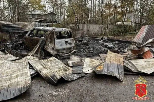 🔥 В Мурино сгорели гараж и Kia Soul соседа