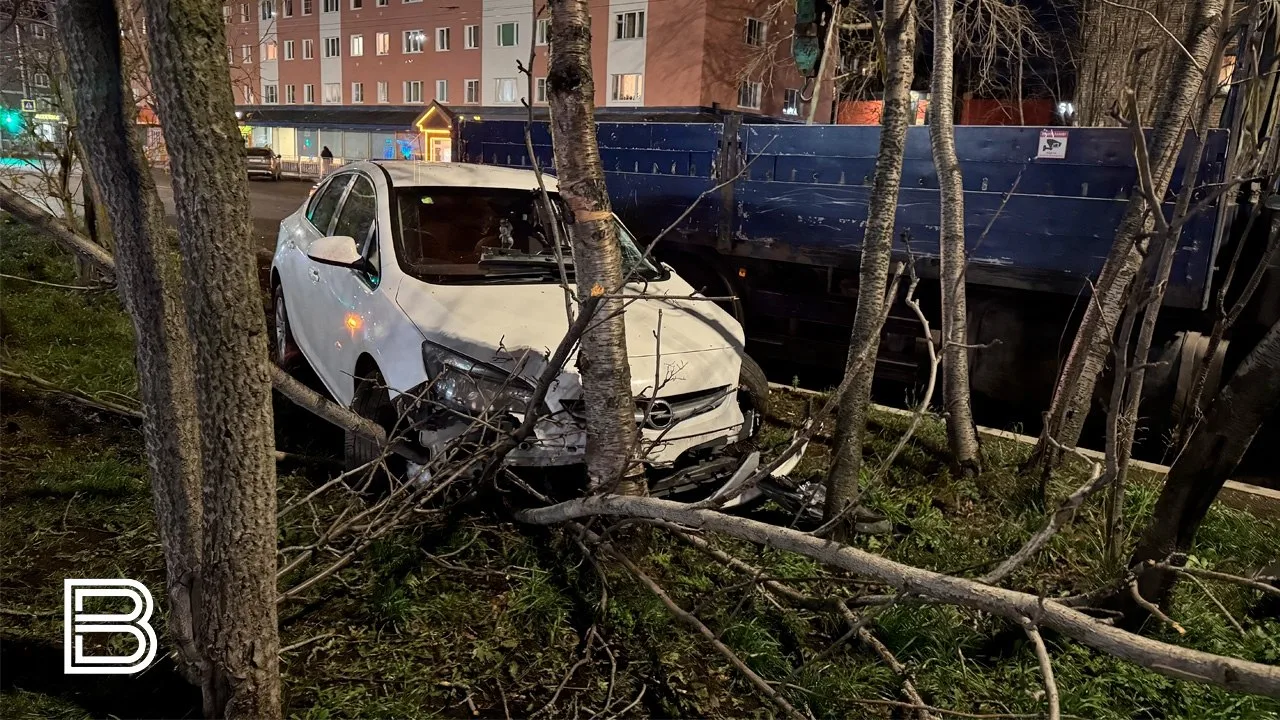 На Полярных Зорях столкнулись Opel и Toyota. Автомобили не поделили перекресток с улице...