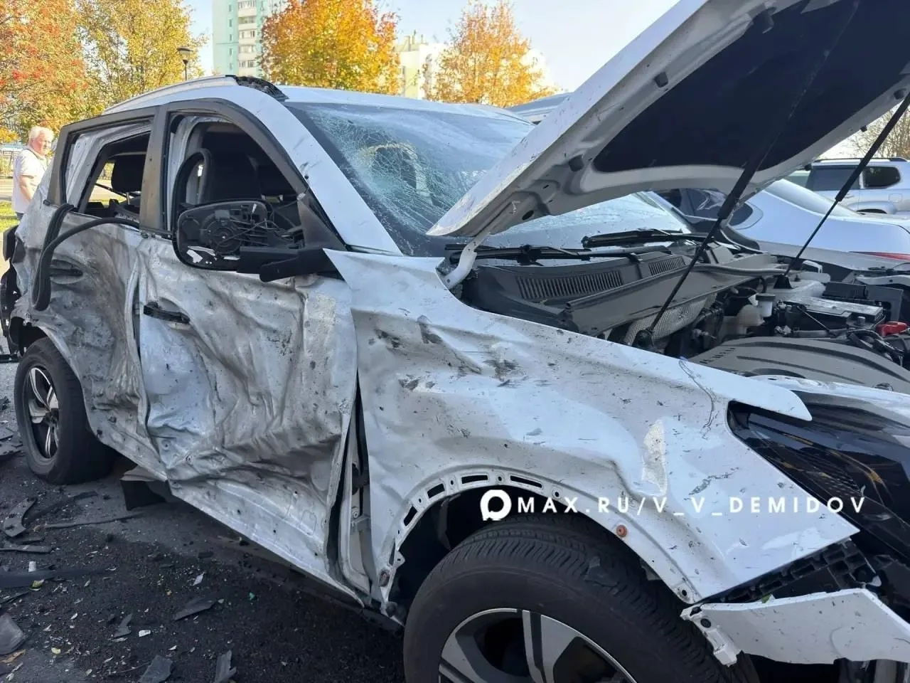 Глава администрации Белгорода поделился фотографиями с места атаки беспилотника по парк...