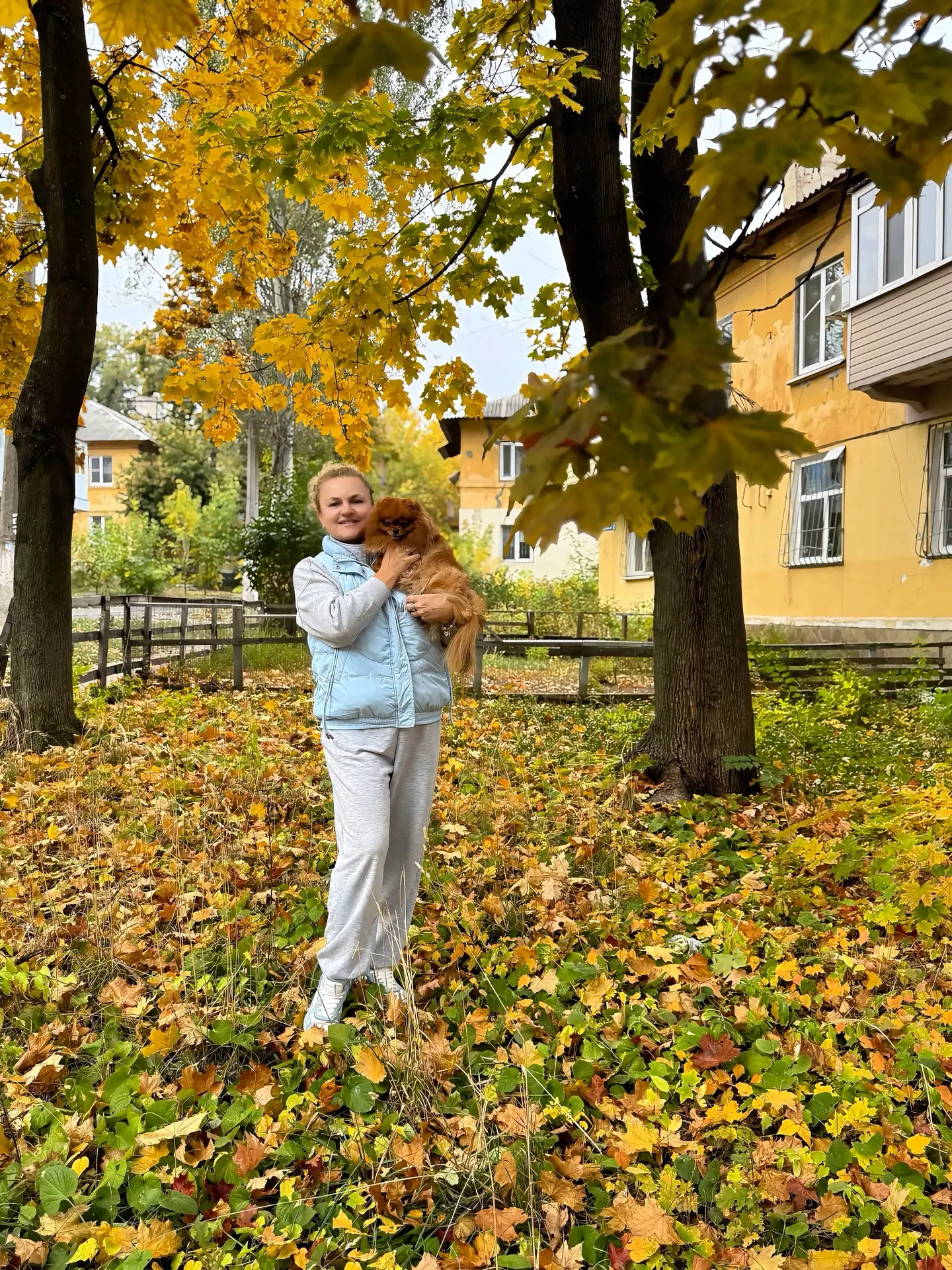Идеальное субботнее утро ✨ Начали его с прогулки и просто влюбились в эту осень! Какая ...