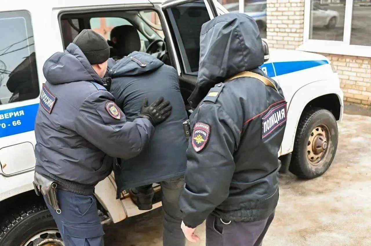 В Пересвете сотрудники полиции задержали подозреваемого в хищении денег