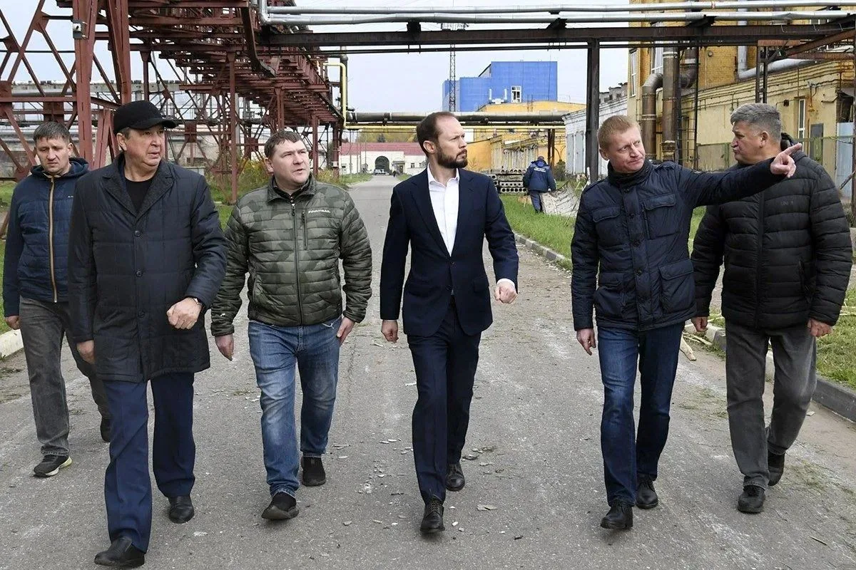 Губернатор Тверской области посетил пострадавший от атаки БПЛА завод