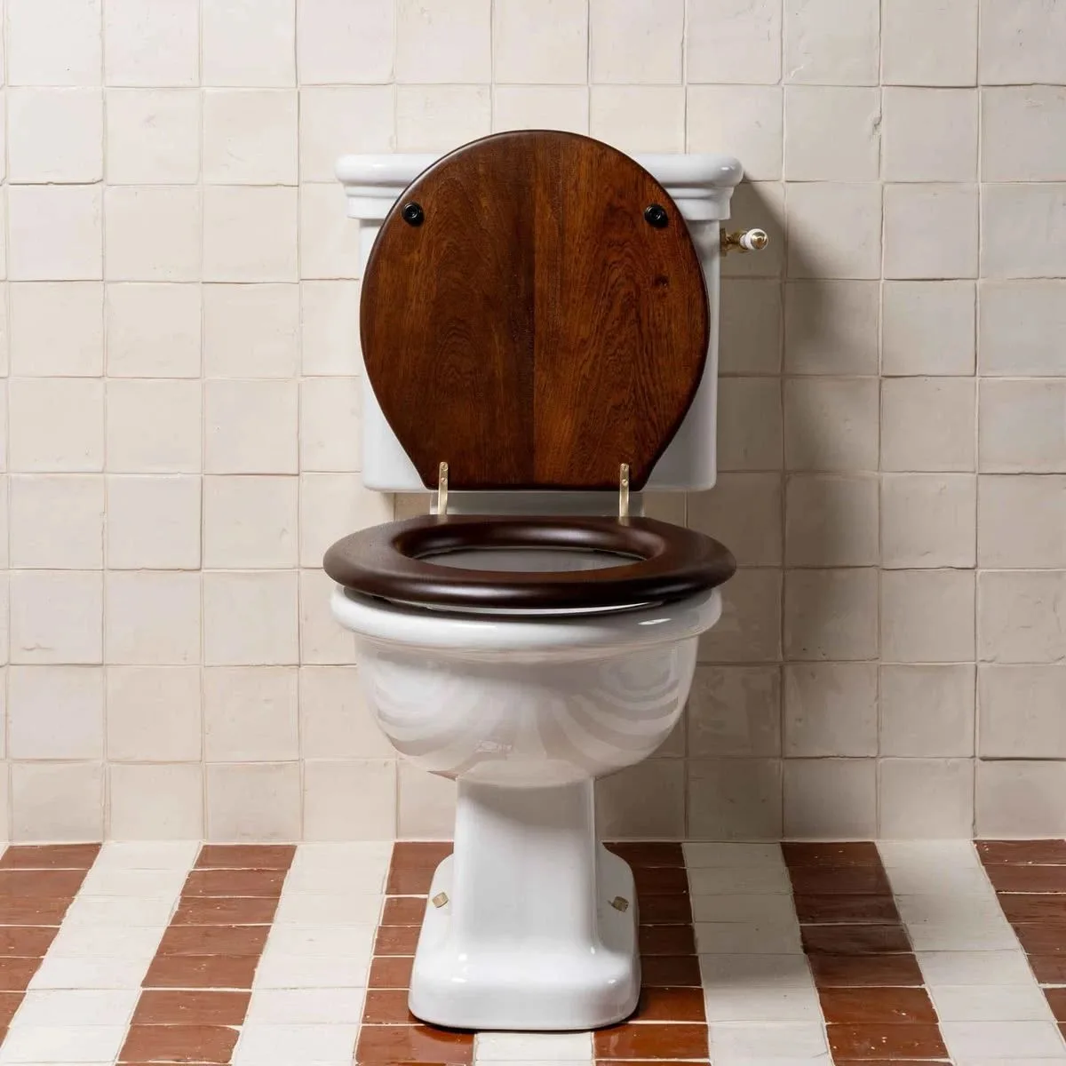 Риски долгого сидения на унитазе 🚽