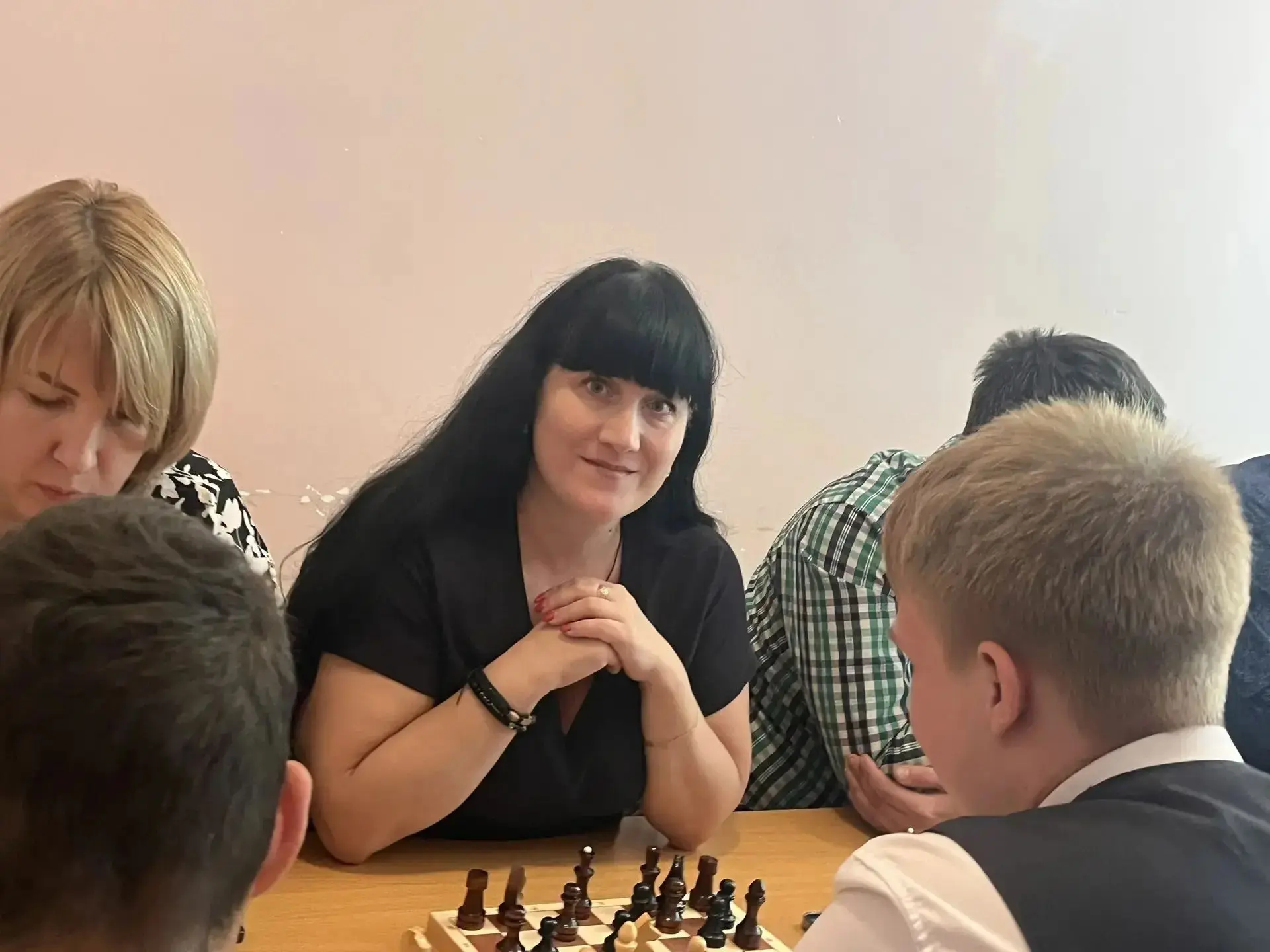 «Шахматный вызов: ученики против педагогов — турнир в разгаре!»