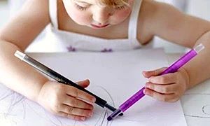 Рисование двумя руками — это не просто необычное развлечение, а мощный инструмент для р...