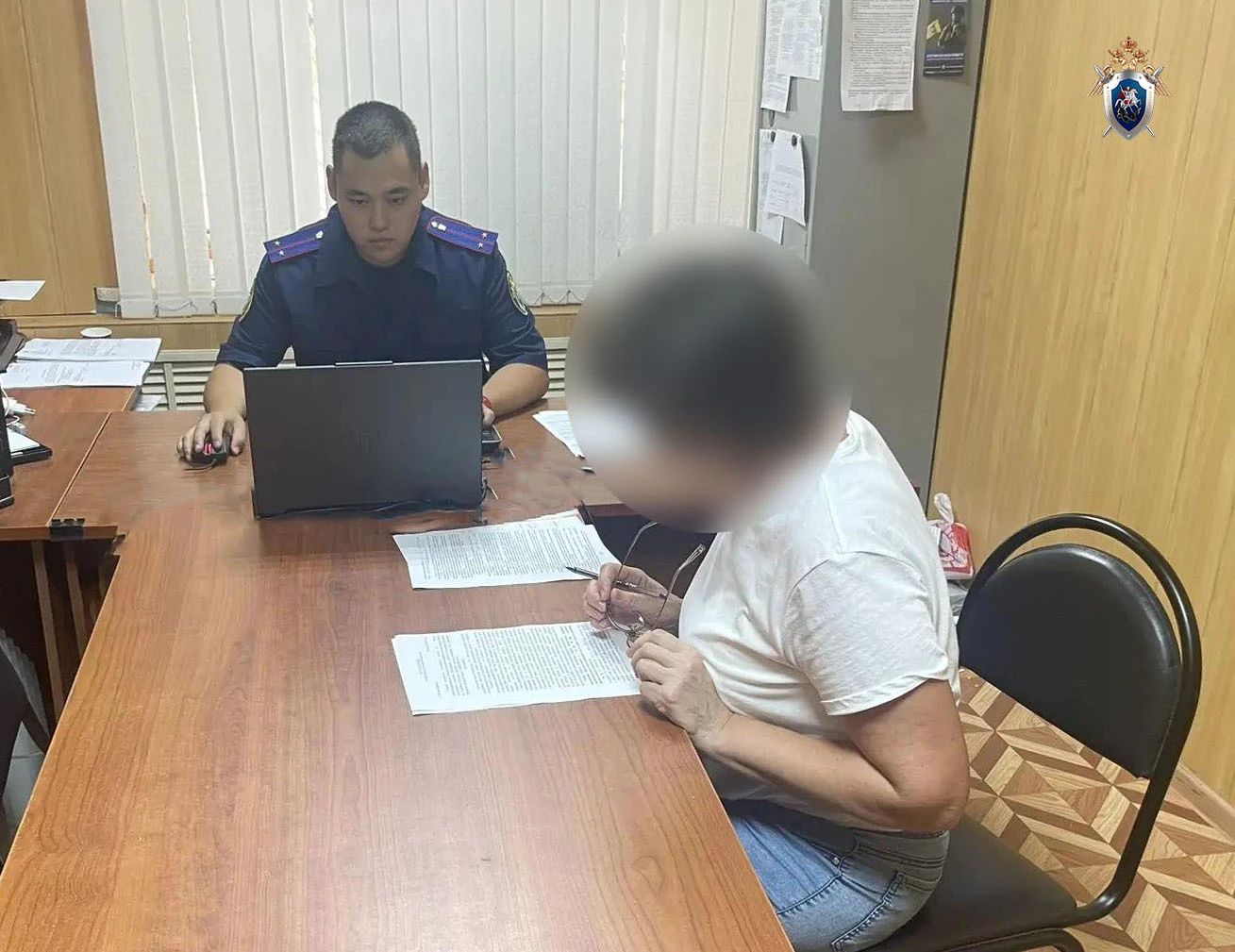 В Малодербетовском районе бывший преподаватель образовательного учреждения предстанет п...