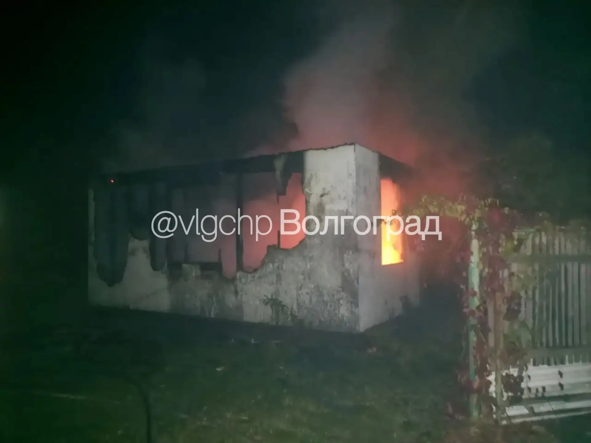 В СНТ «Заря» 9 октября, по сообщениям подписчиков, произошёл пожар.