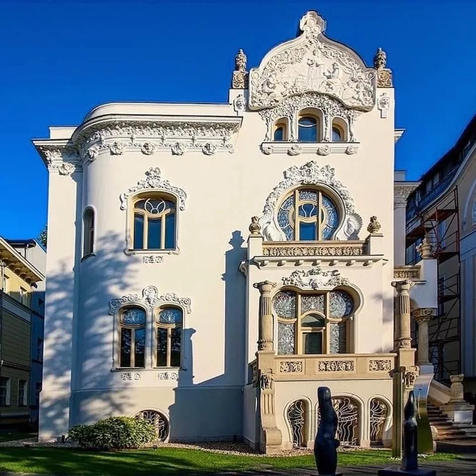 Вилла Кёрёсси (Kőrössy villa) в Будапеште, Венгрия
