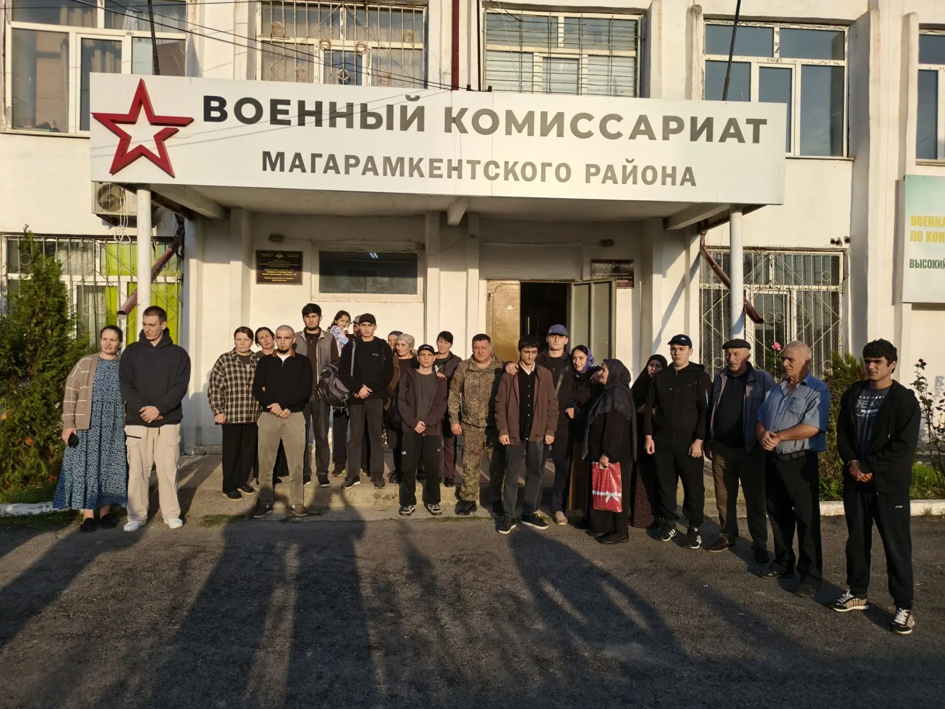 Первая группа призывников осеннего призыва отправилась из Магарамкентского района для п...