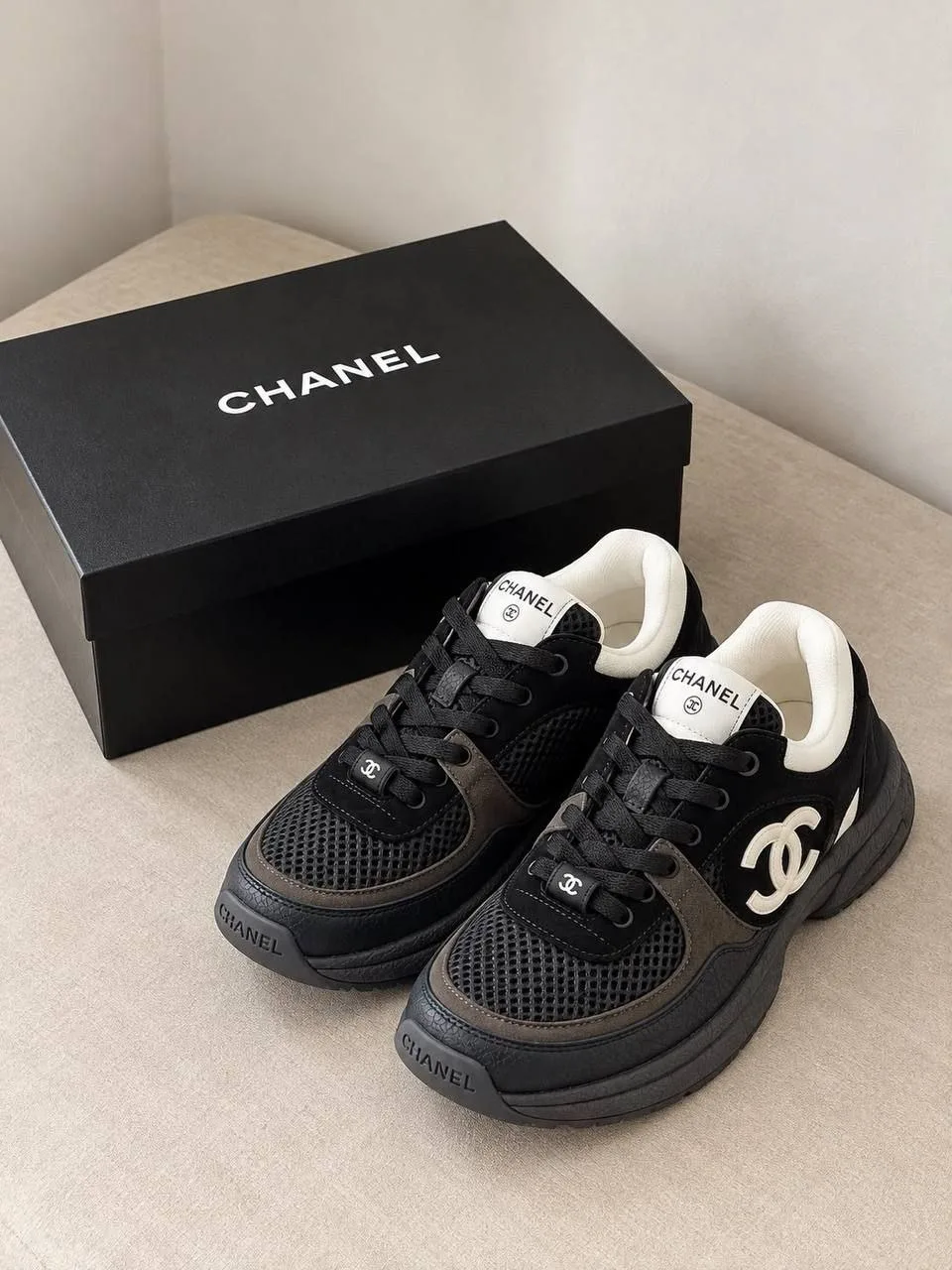 Chanel кроссовки из натуральной кожи, замши