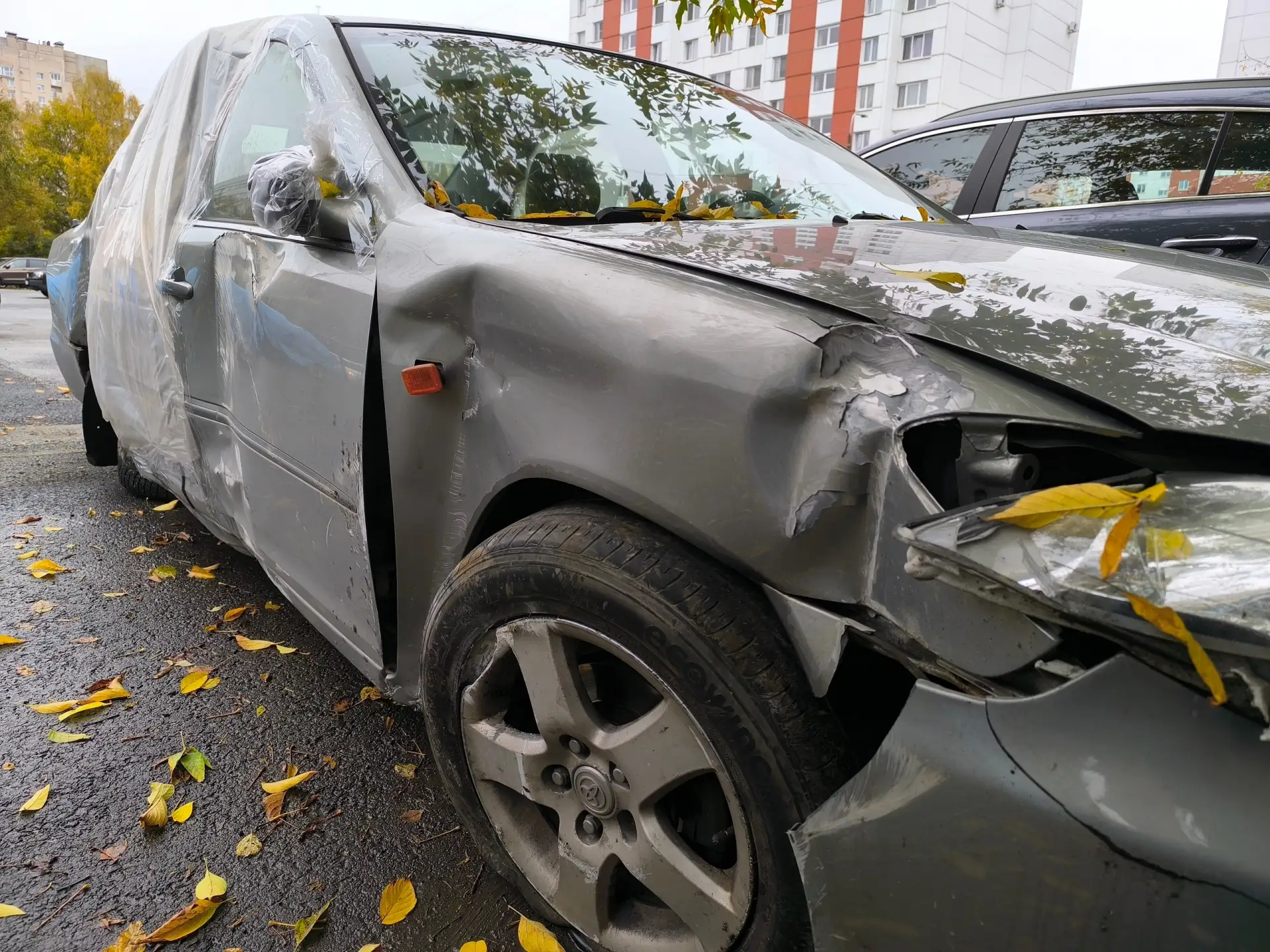 Добрый день, вчера, 11.10.2026, на выезде со Светлановской площади на проспект Испытате...