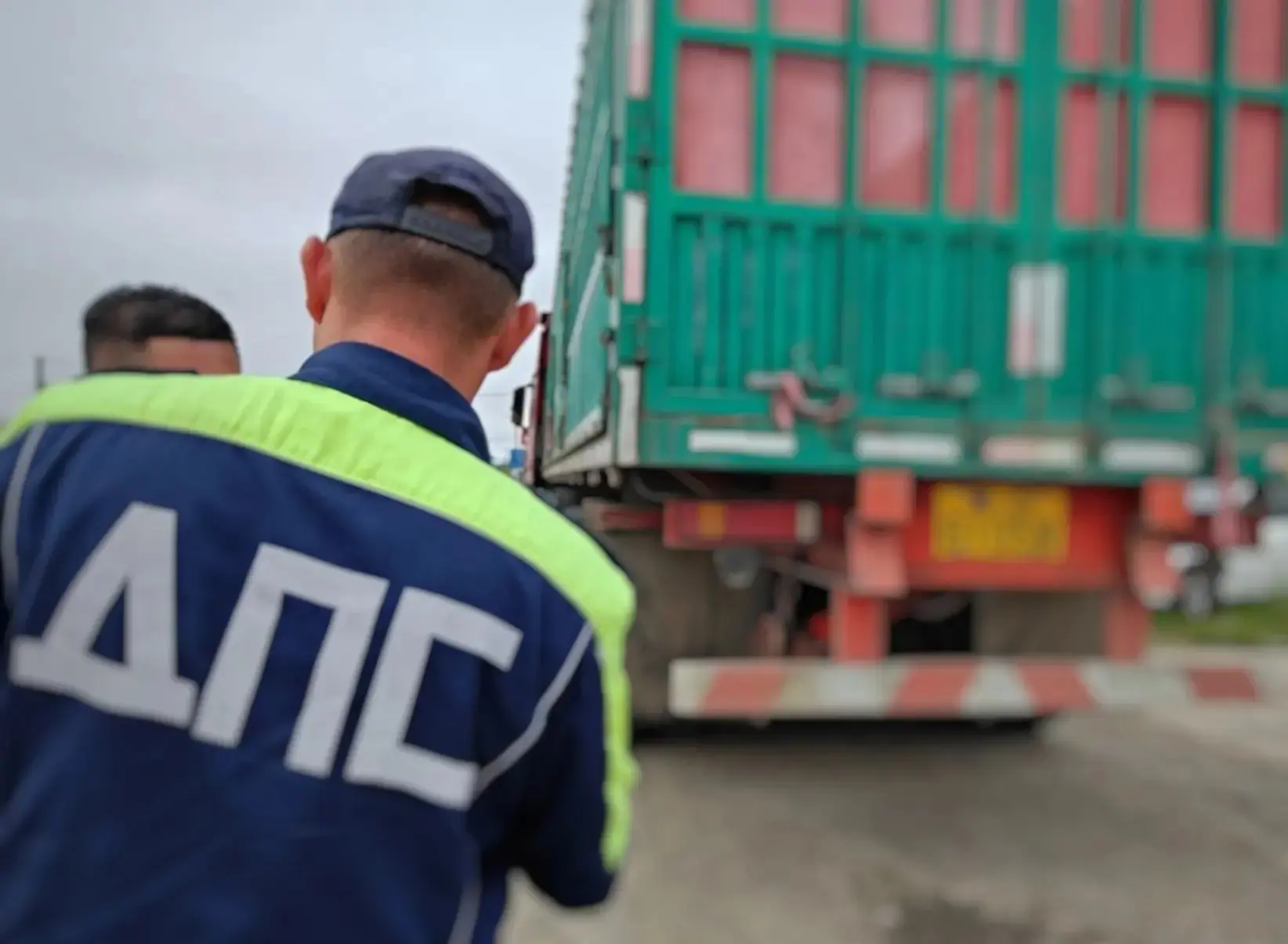 🚚 В ЕАО во время рейда «Грузовик» выявили нарушения у восьми водителей