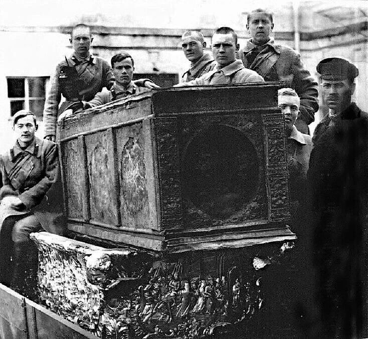 Тайны царских гробниц: что скрывает Петропавловский собор?