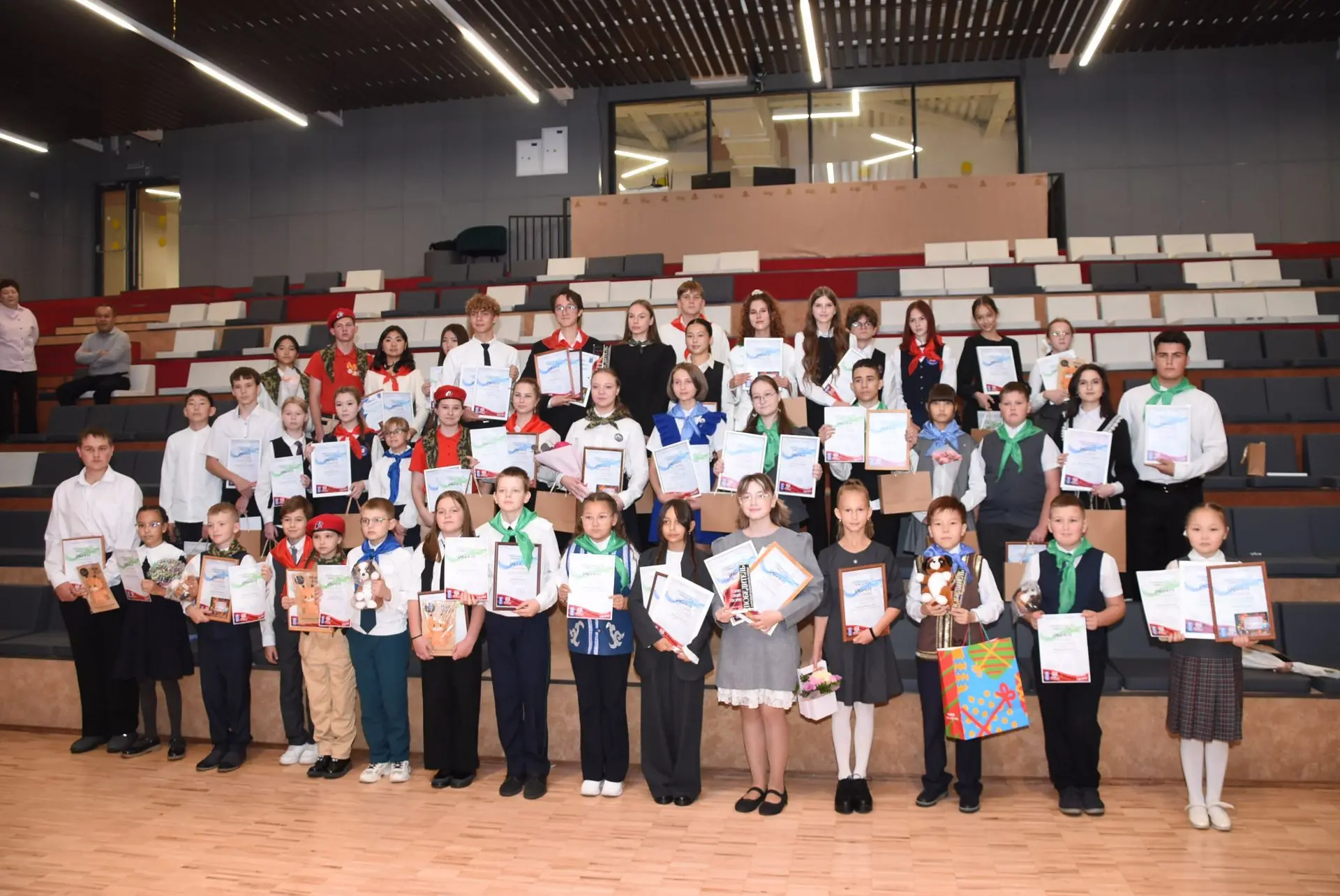 🎓 В Горно-Алтайске подвели итоги городского конкурса «Ученик года 2026»!