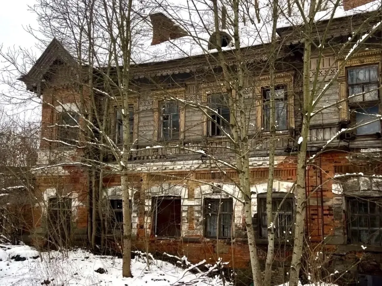 Пять исторических зданий в пригородах Петербурга вошли в Программу приватизации на 2027...