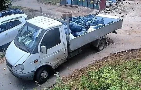 🚓 Камеры поймали липчан на незаконной свалке шин