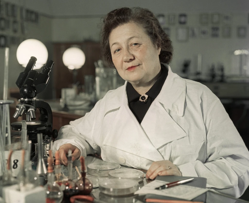 Выдающийся микробиолог Зинаида Виссарионовна Ермольева (1898–1974) родилась на Дону, в ...