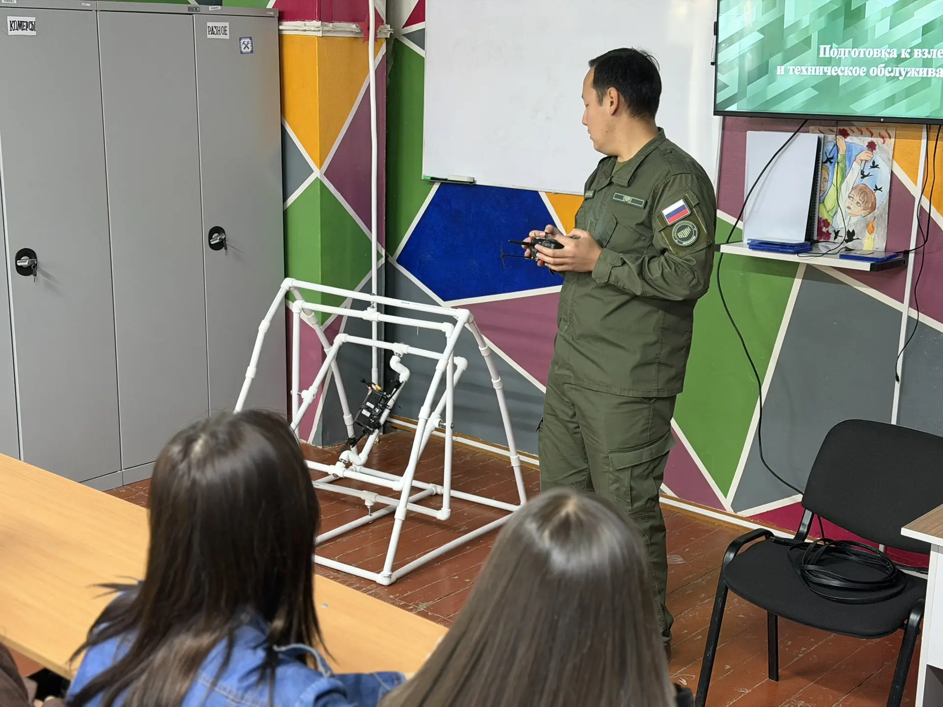 🚀 Продолжаем знакомить молодёжь с Центром «ВОИН»