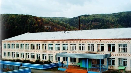 Республика Хөкүмәте ҡарары менән биш мәктәпкә билдәле шәхестәрҙең исеме бирелгән: