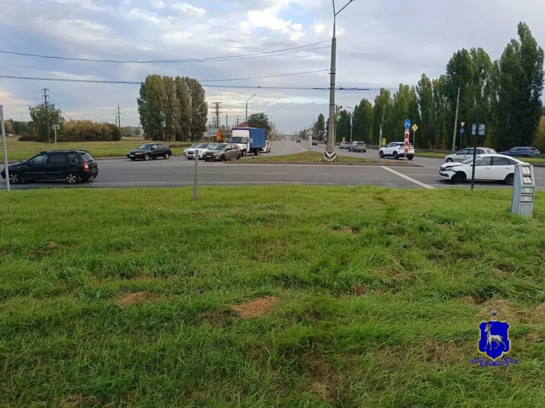 Мужчина пострадал в ДТП с двумя Lada из-за малой дистанции в Самарской области