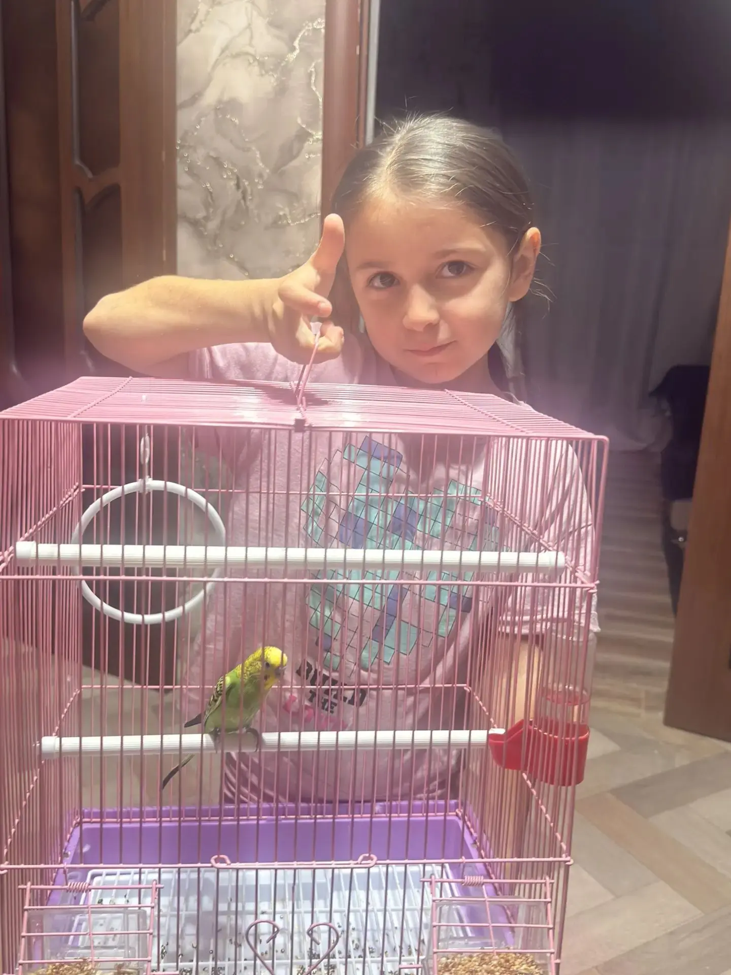 «Соня — мой любимый попугай. Ухаживать за ним — моя радость. 🦜»