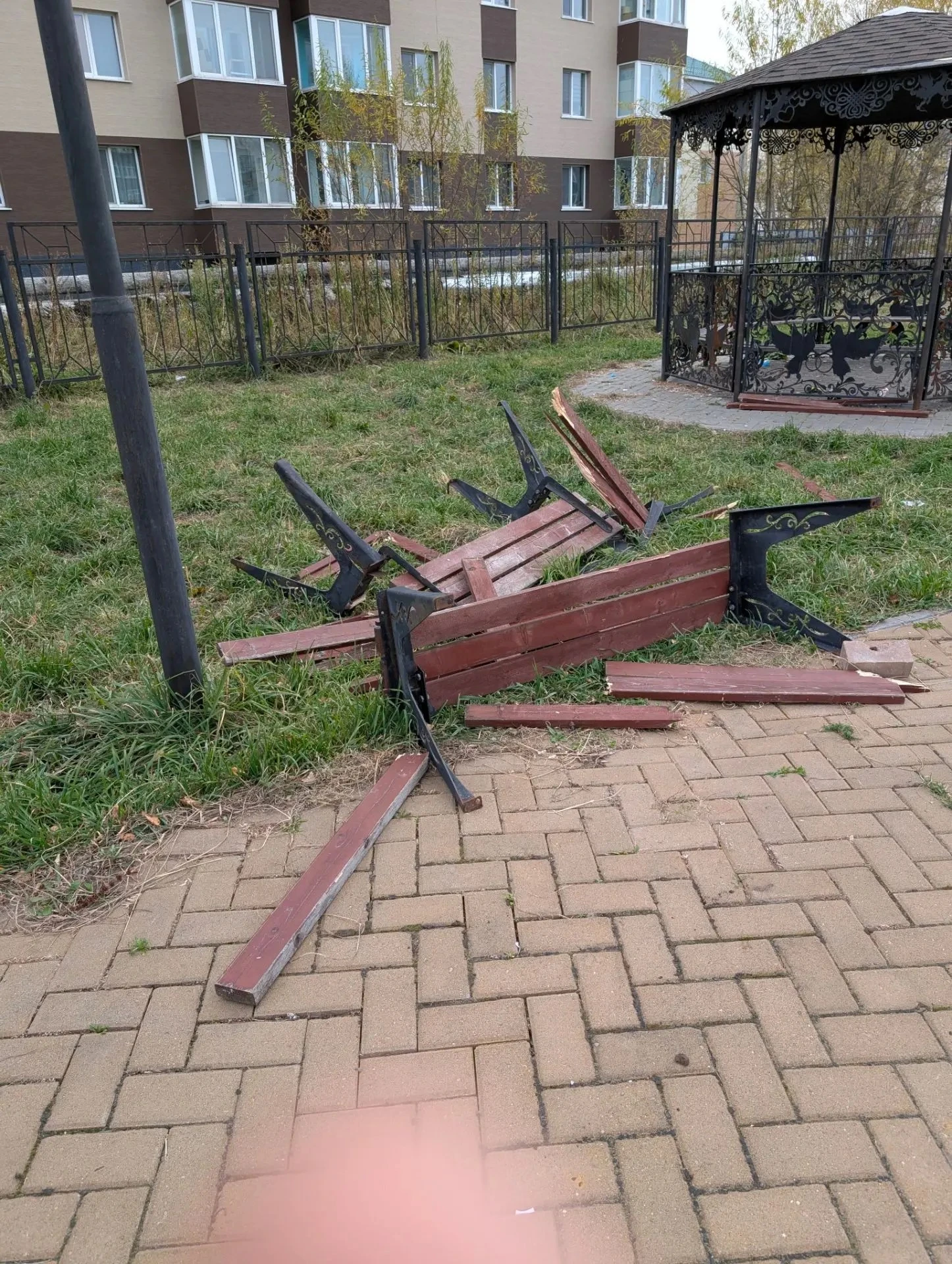🤬 Сквер любви в Поронайске опять пострадал от вандалов