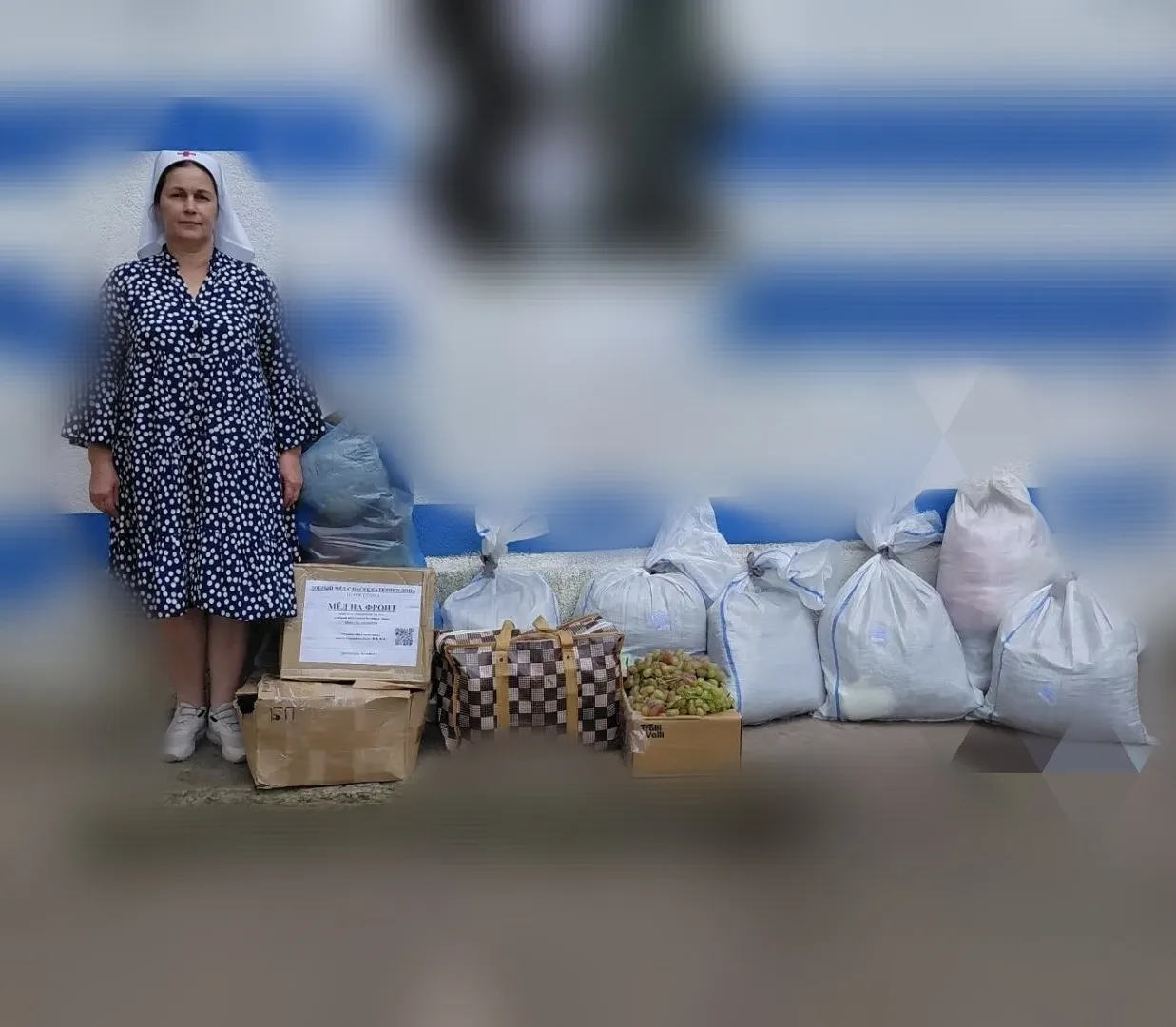 Сёстры милосердия отвезли в госпиталь гуманитарную помощь для наших защитников.
