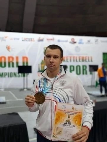 🏆 Спортсмен из Новоалтайска стал победителем чемпионата мира по гиревому спорту