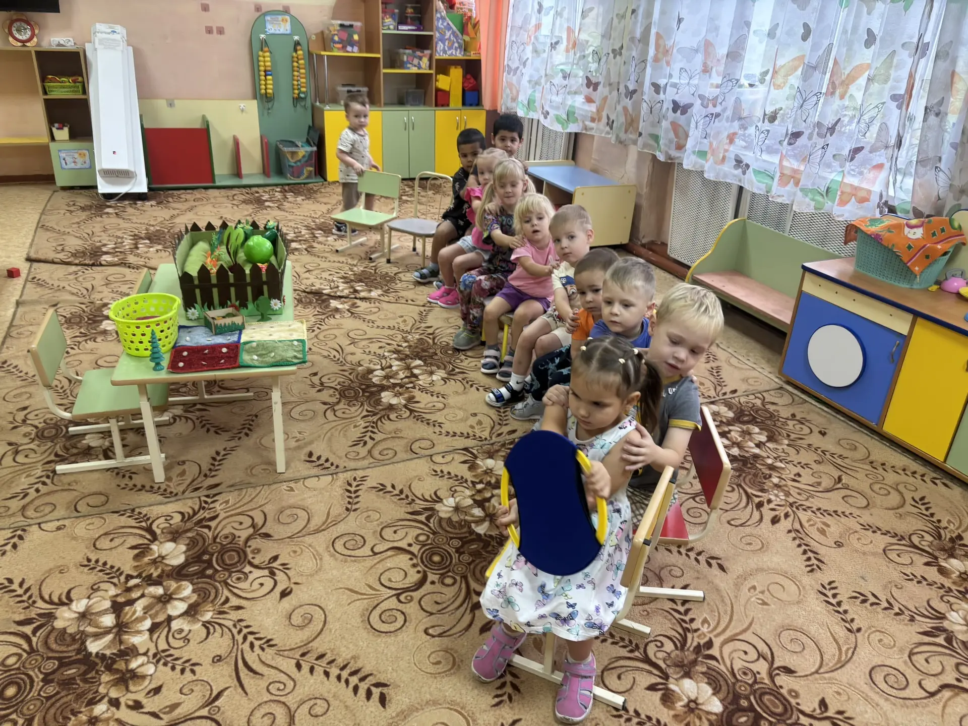 🍂 Сегодня наши малыши из группы «Солнышко» в последний раз этой осенью заглянули в ого...